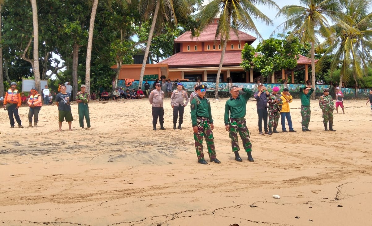 Laka Laut di Pantai Balekambang, Pemancing Hilang Diduga Terseret Palung Laut